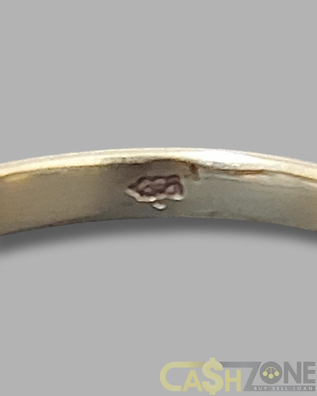 Ladies 9ct Yellow Gold Clear Stone Ring