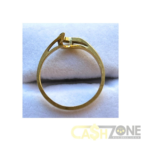 18CT Ladies Yellow Gold Hook Shaped Ring W/ Clear Stones