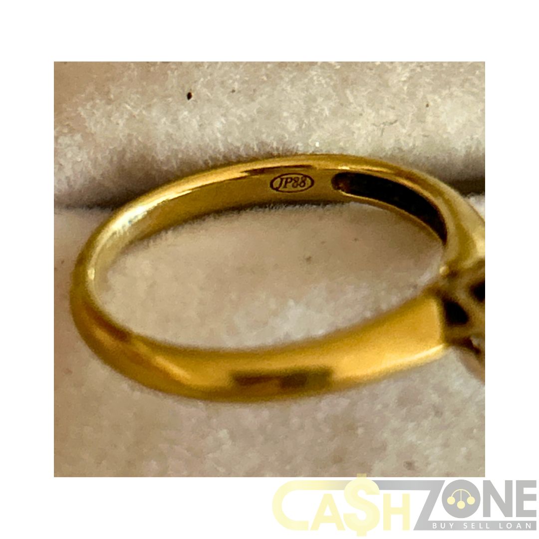 Ladies 9ct Yellow Gold Clear Stone Ring