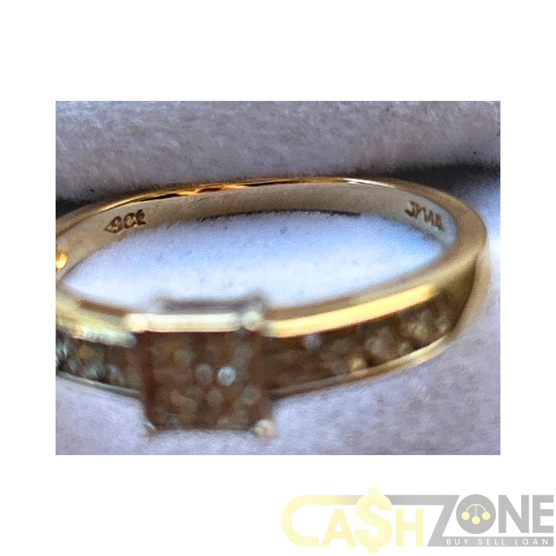 Ladies 9ct Yellow Gold Ring With 12 Clear Stones