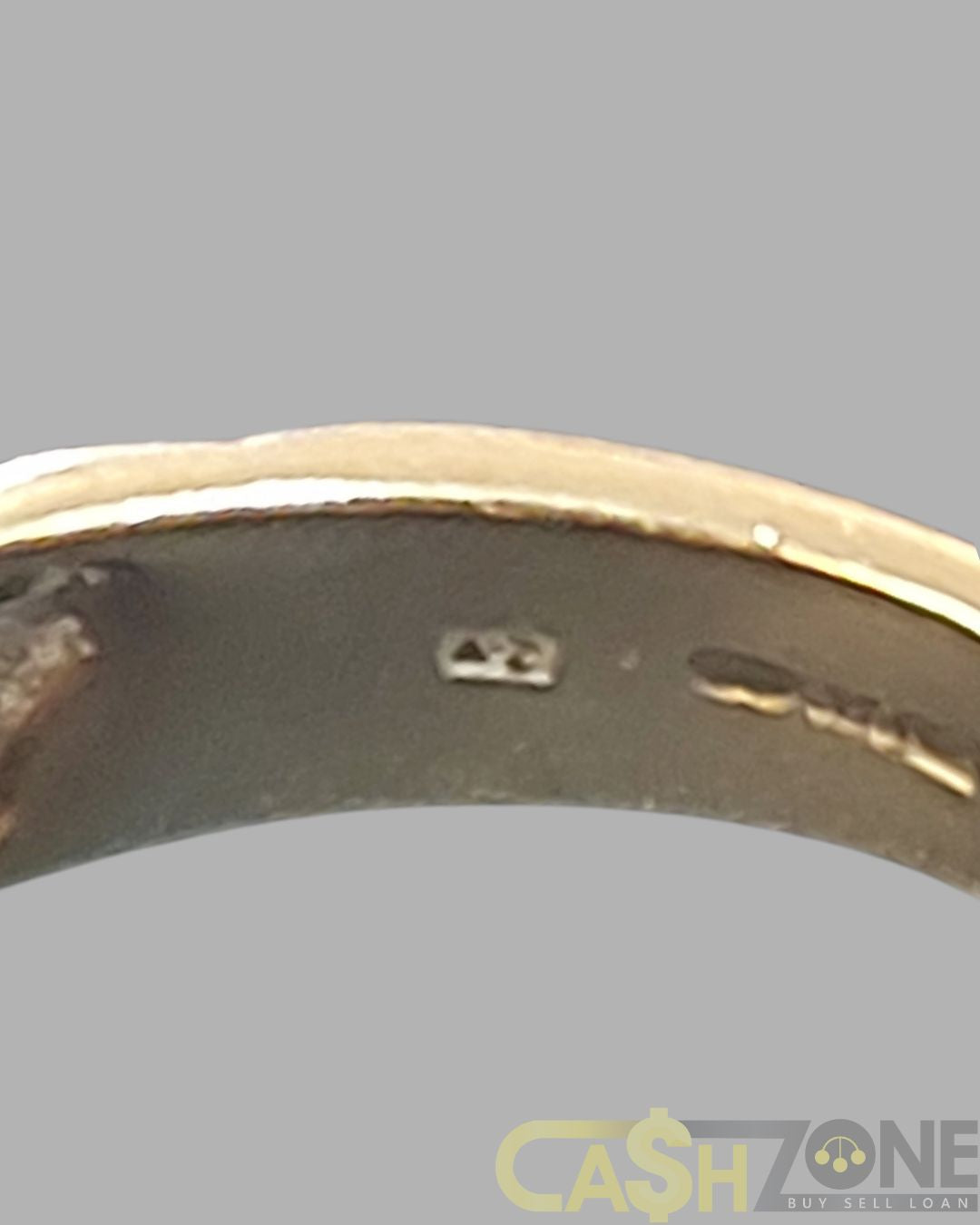 Ladies 9ct Yellow Gold Red Solitaire Ring