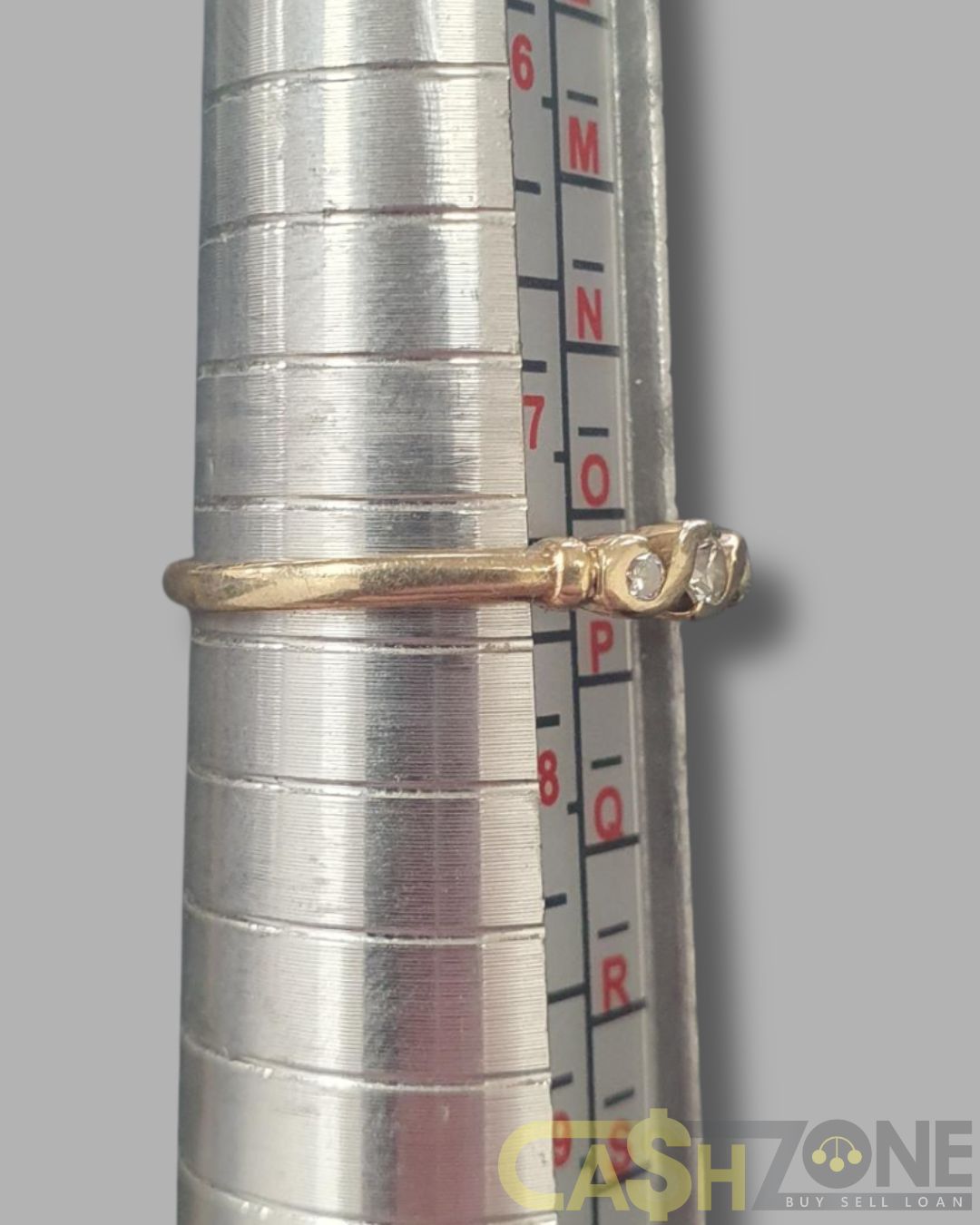 9ct Yellow Gold Ladies 3 Clear Stone Ring