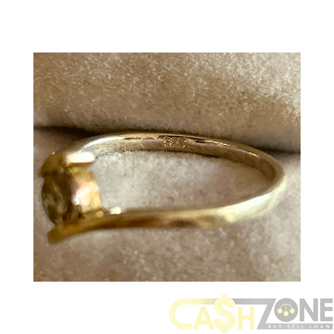 Ladies Silver Ring W/ Large Clear Stone