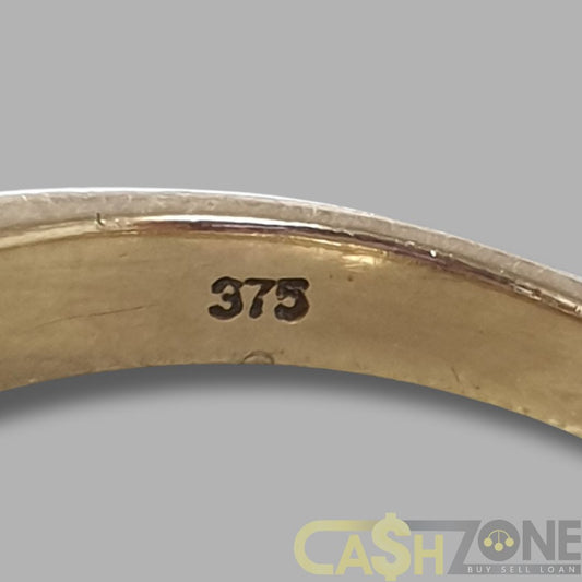 Ladies 9ct Yellow Gold Ring W/ 11 Clear Stones