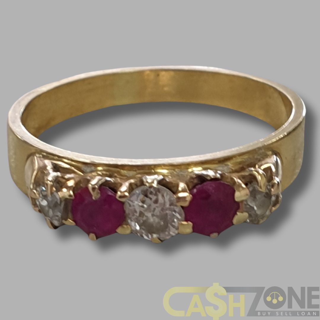 Ladies 18ct Yellow Gold Ring W/Red & Clear Stones