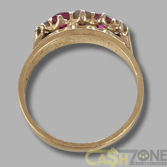 Ladies 18ct Yellow Gold Ring W/Red & Clear Stones