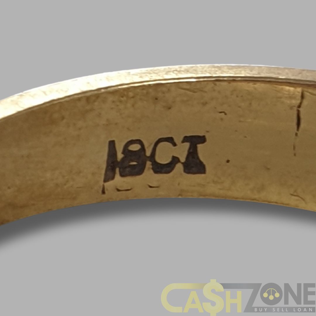 Ladies 18ct Yellow Gold Ring W/Red & Clear Stones