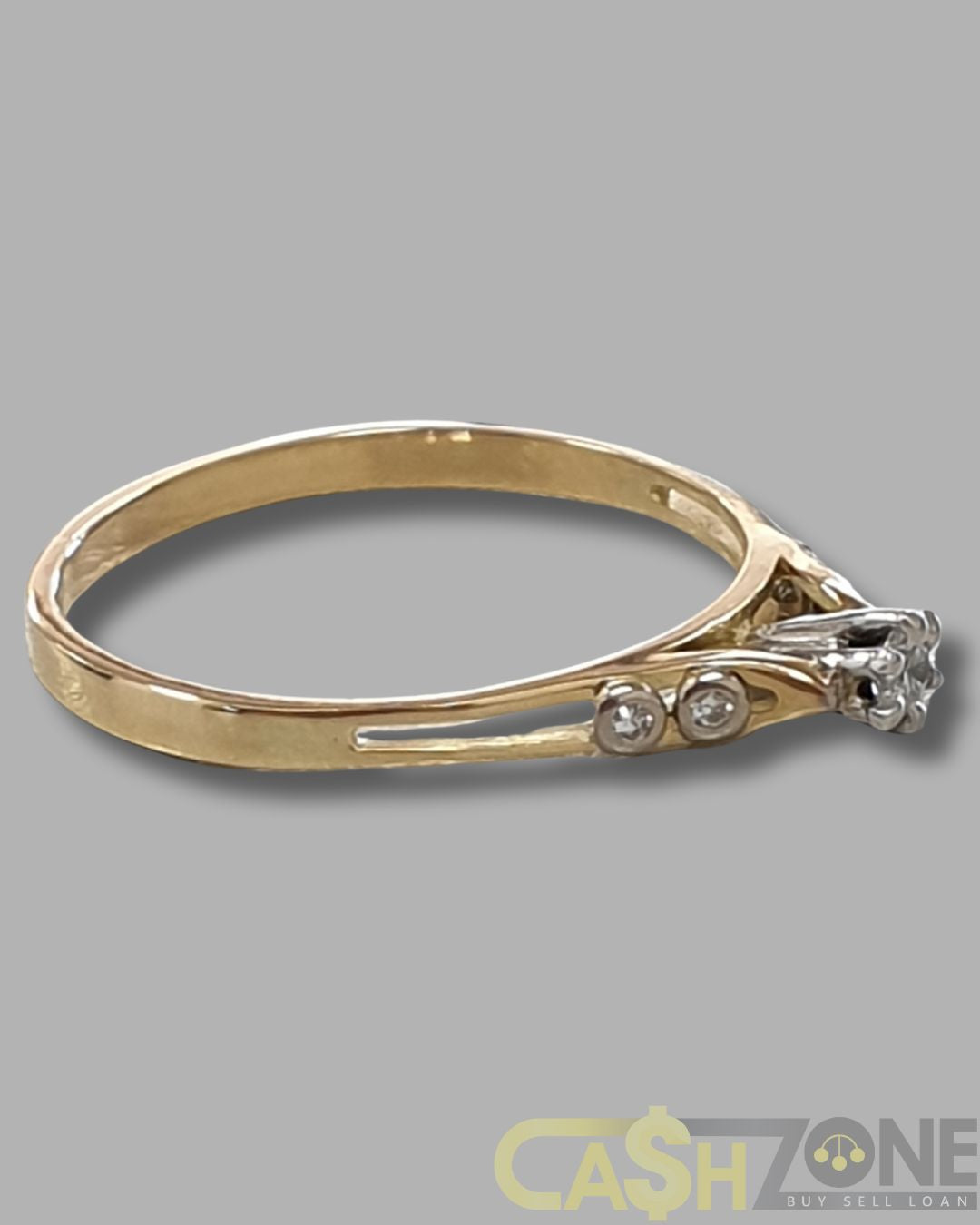 Ladies 18ct Yellow Gold Vintage Style Clear Stone Ring