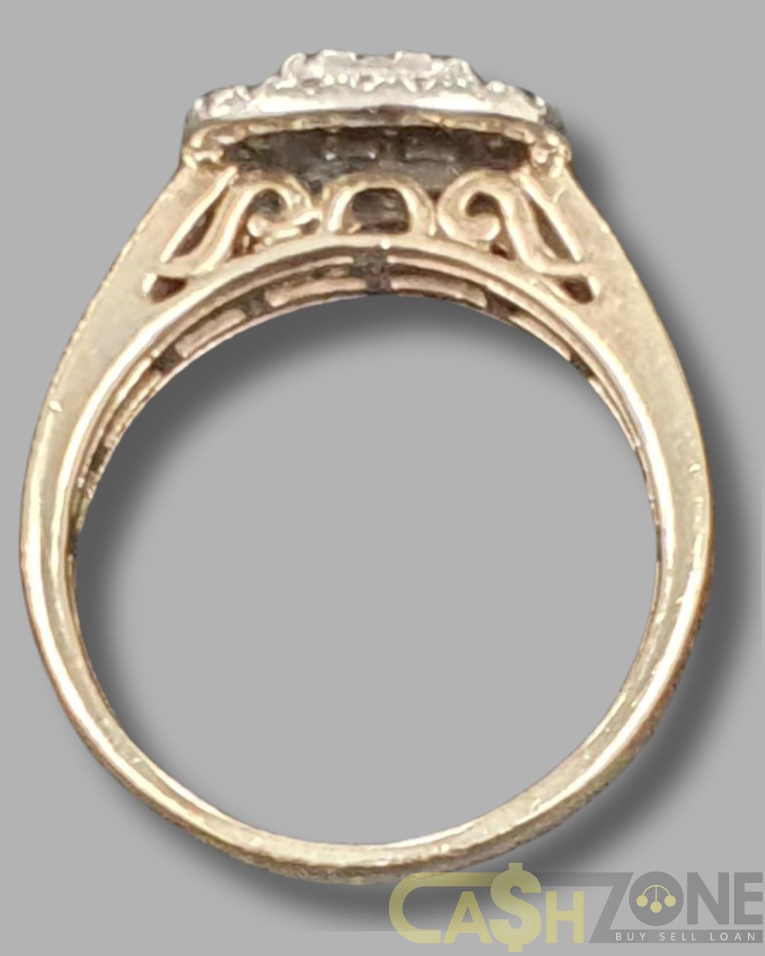 Ladies 9ct Yellow Gold Ring W/ 57 Clear Stones