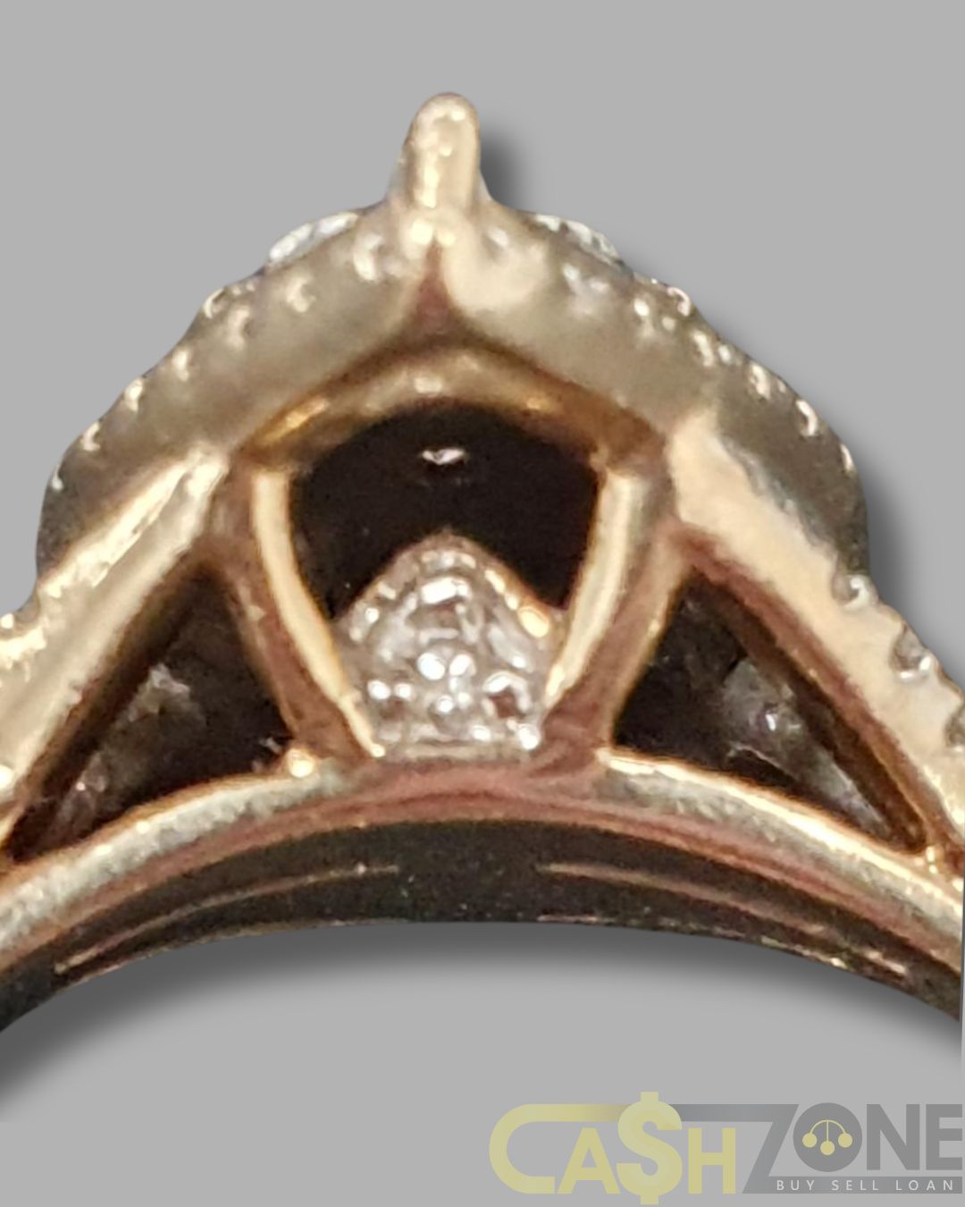 Ladies 9ct Yellow Gold Clear Stone Tear Drop Ring