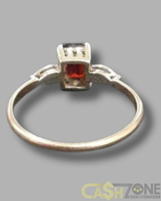Ladies Vintage 9ct Yellow Gold Red Stone Ring