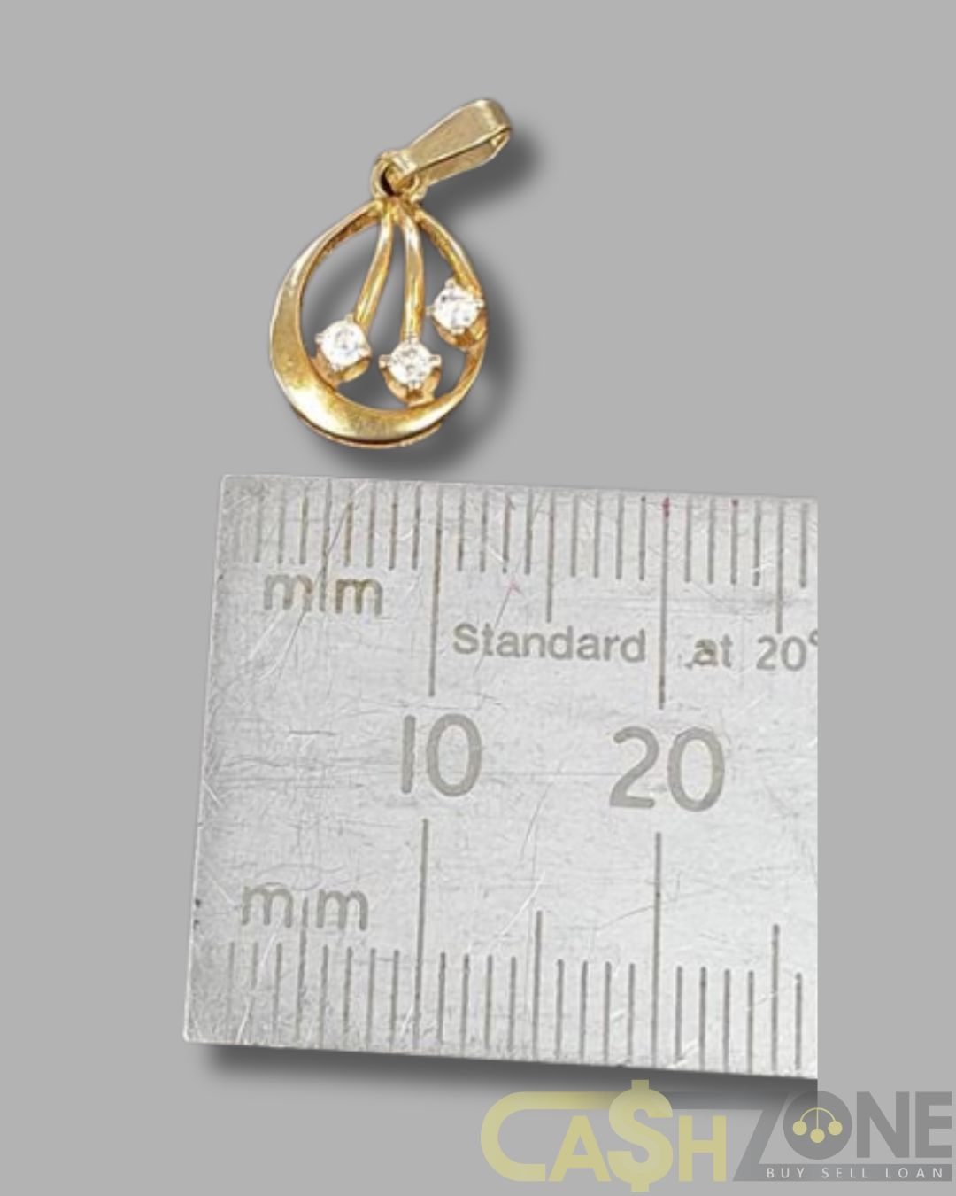 9ct Yellow Gold 3 Clear Stone Pendant