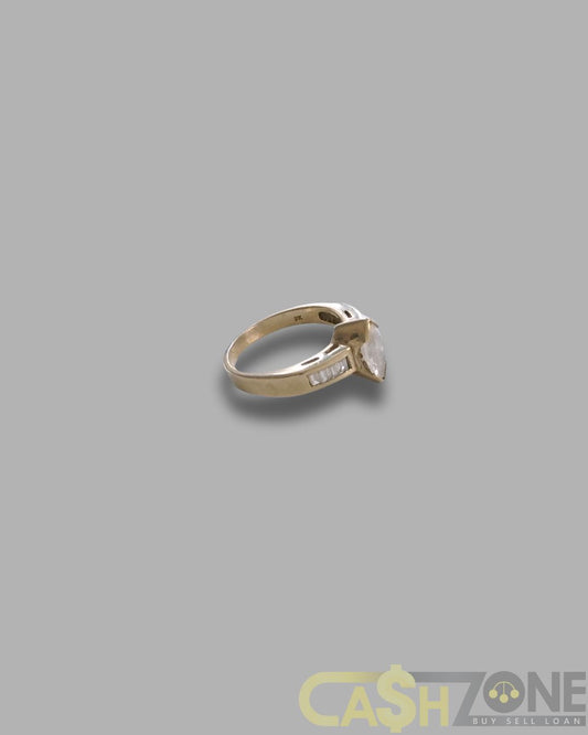 Ladies 9ct Yellow Gold Ring With 8 Clear Stones