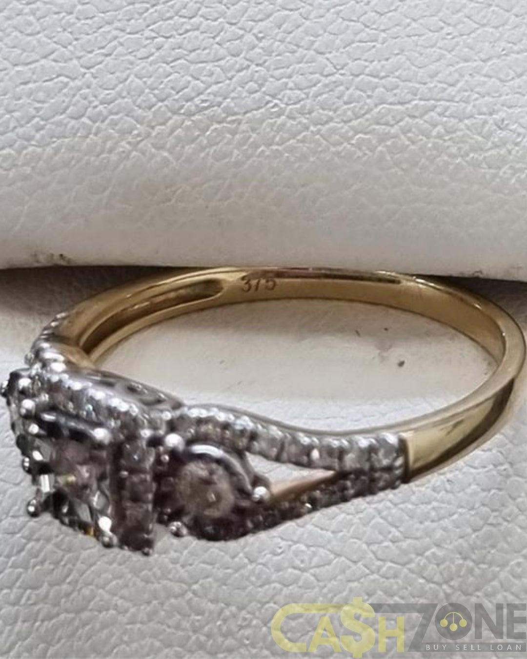 Ladies 9ct Yellow Gold Clear Stone Vintage Style Ring