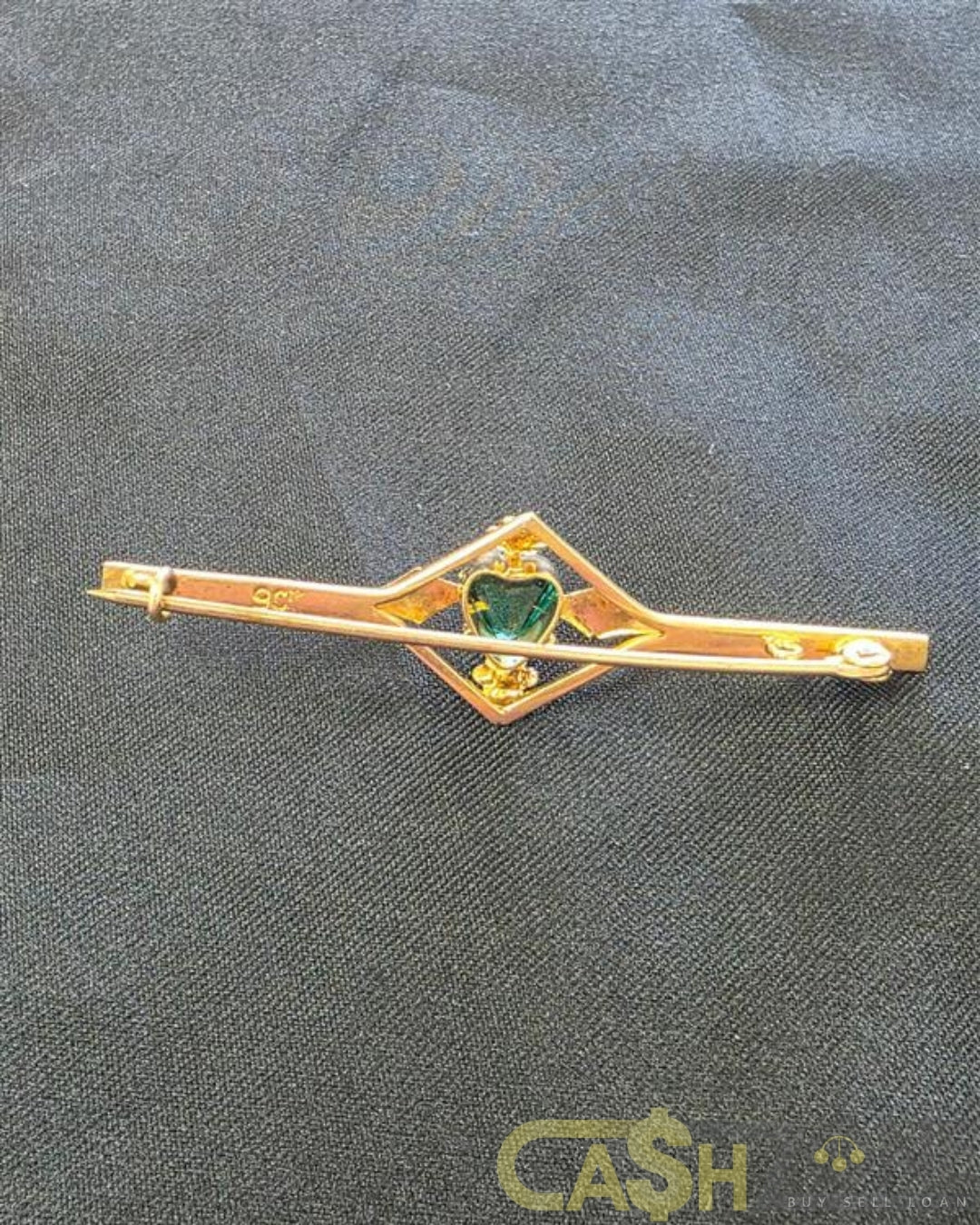 Ladies 9ct Yellow Gold Bar Pin With Green Heart Shaped Stone