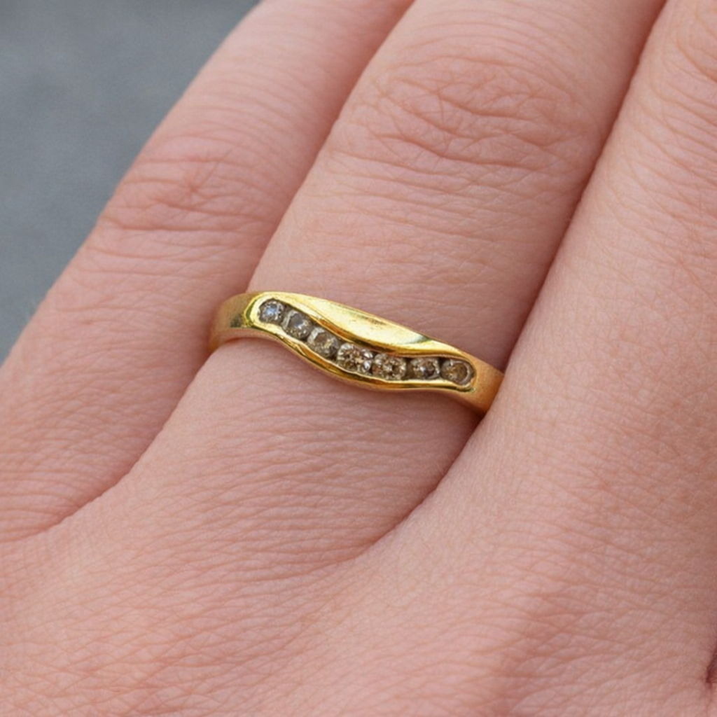 Ladies 18ct Yellow Gold Clear Stone Ring