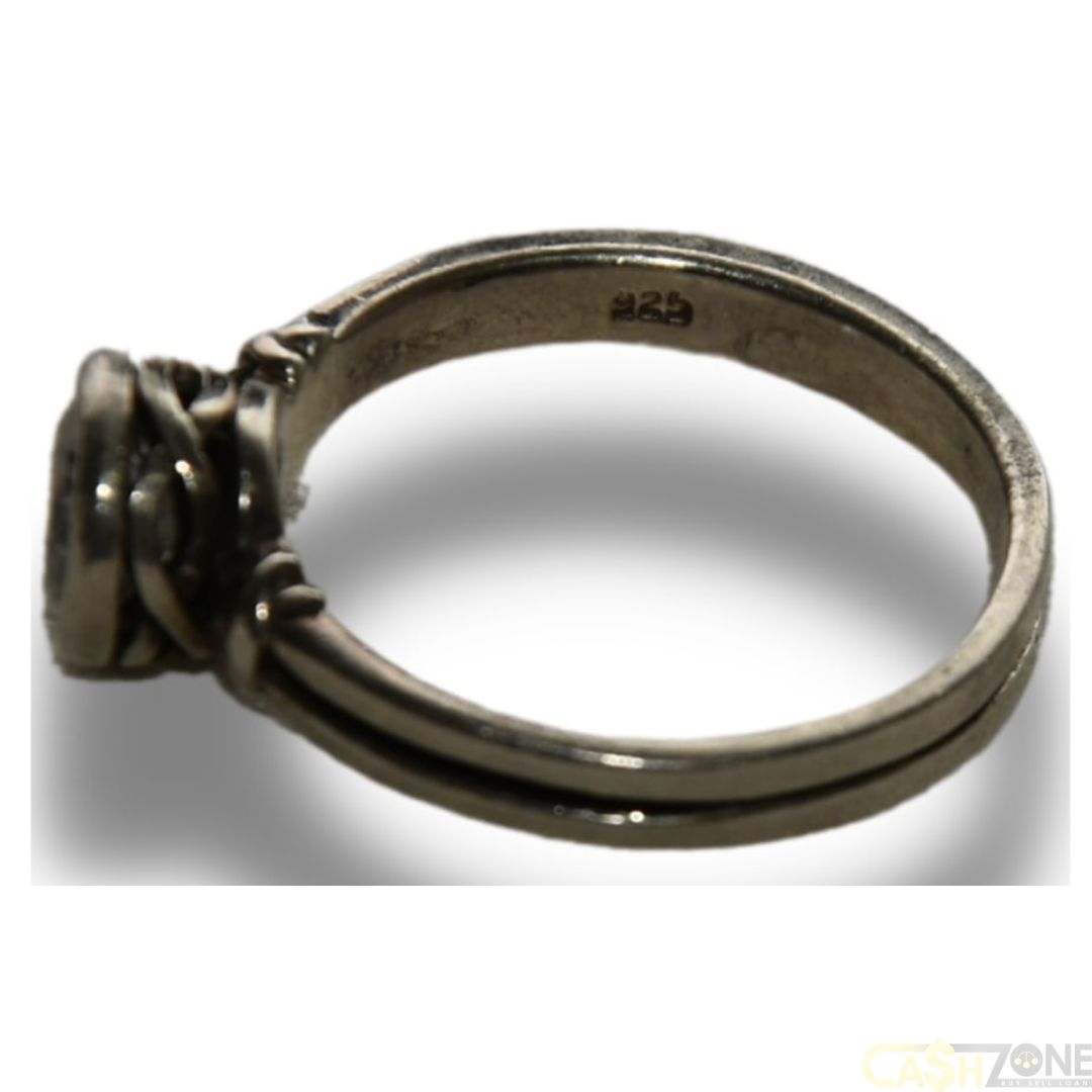 LADIES SILVER RING WITH CLEAR STONE