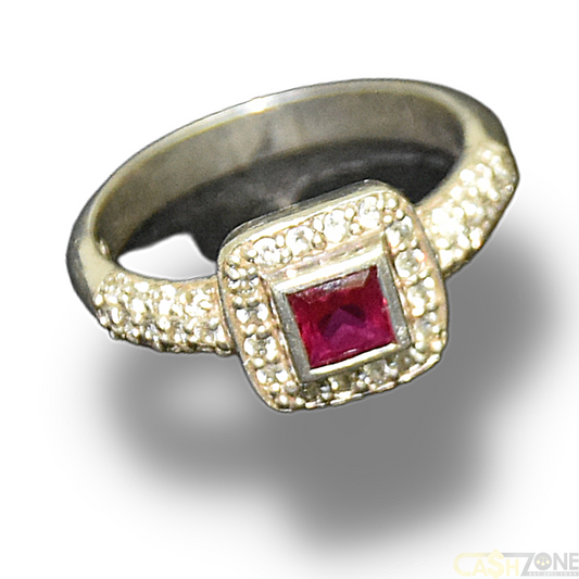 Ladies Silver Square Ring With Red Stone 5.1G