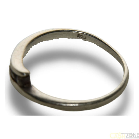 LADIES SILVER RING W CLEAR STONES