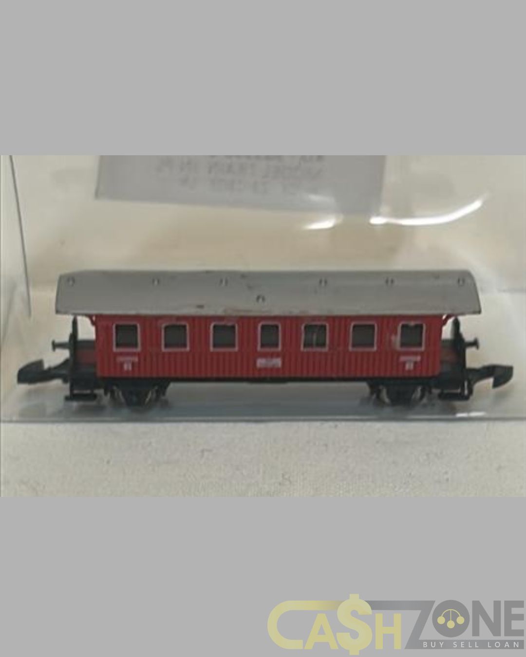 MODEL TRAIN IN PLASTIC DISPLAY BOX RED GREY