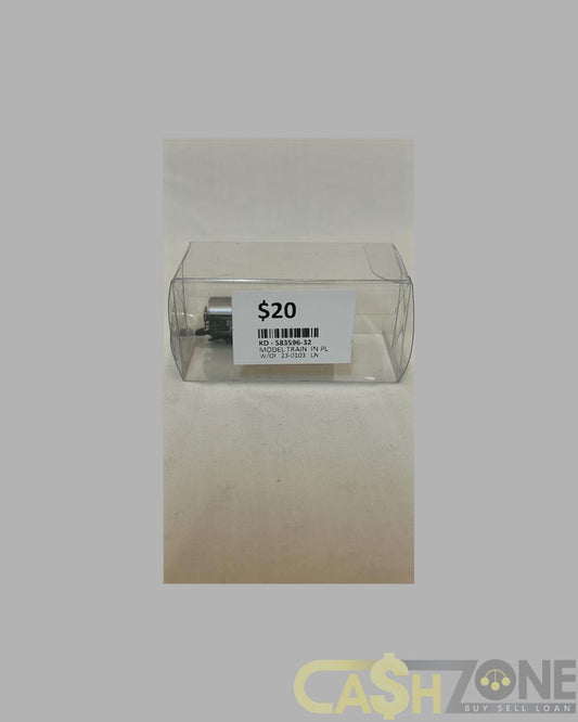 MODEL TRAIN IN PLASTIC DISPLAY BOX DINKLE ARKER