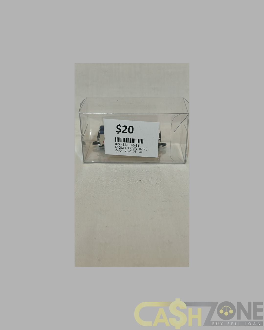 MODEL TRAIN IN PLASTIC DISPLAY BOX MARKLIN