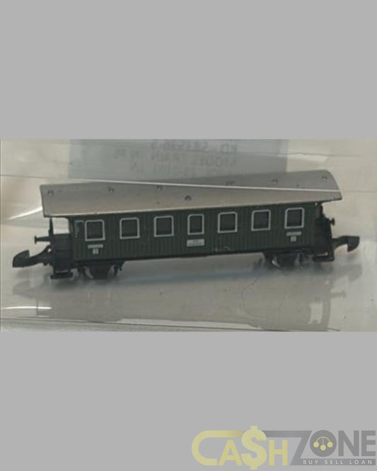 MODEL TRAIN IN PLASTIC DISPLAY BOX BLACK GREEN