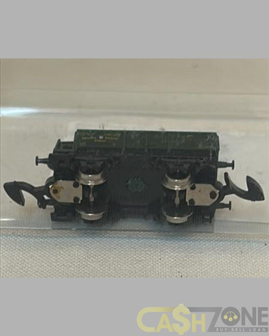 MODEL TRAIN IN PLASTIC DISPLAY BOX CONNECT