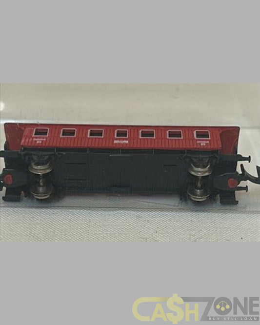 MODEL TRAIN IN PLASTIC DISPLAY BOX RED BLACK