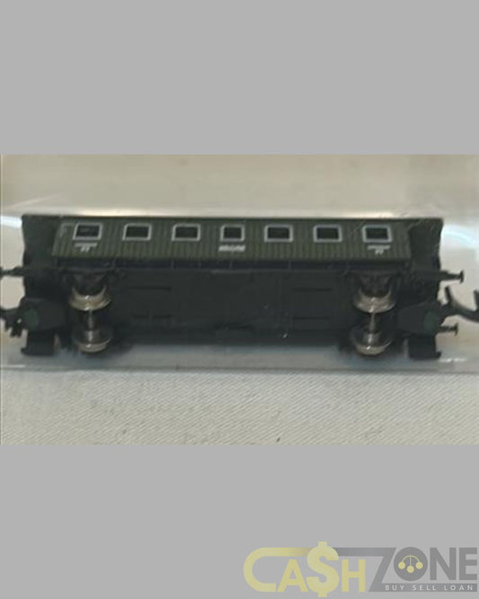 MODEL TRAIN IN PLASTIC DISPLAY BOX BLACK GREEN