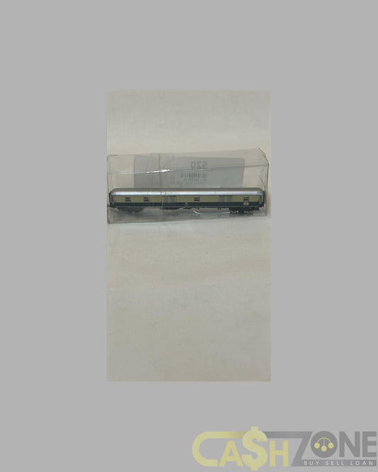 MODEL TRAIN IN PLASTIC DISPLAY BOX SILVER