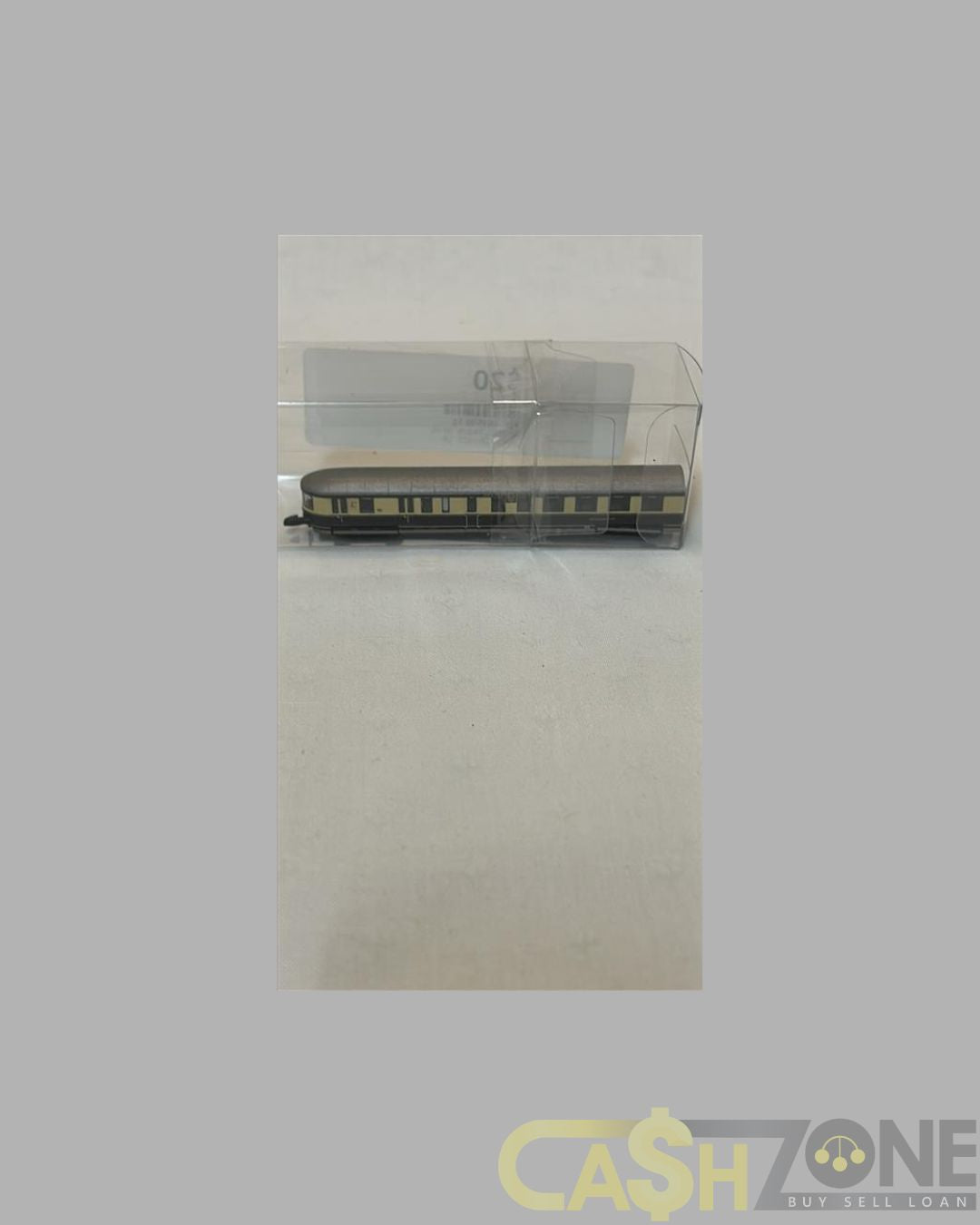 MODEL TRAIN IN PLASTIC DISPLAY BOX SILVER