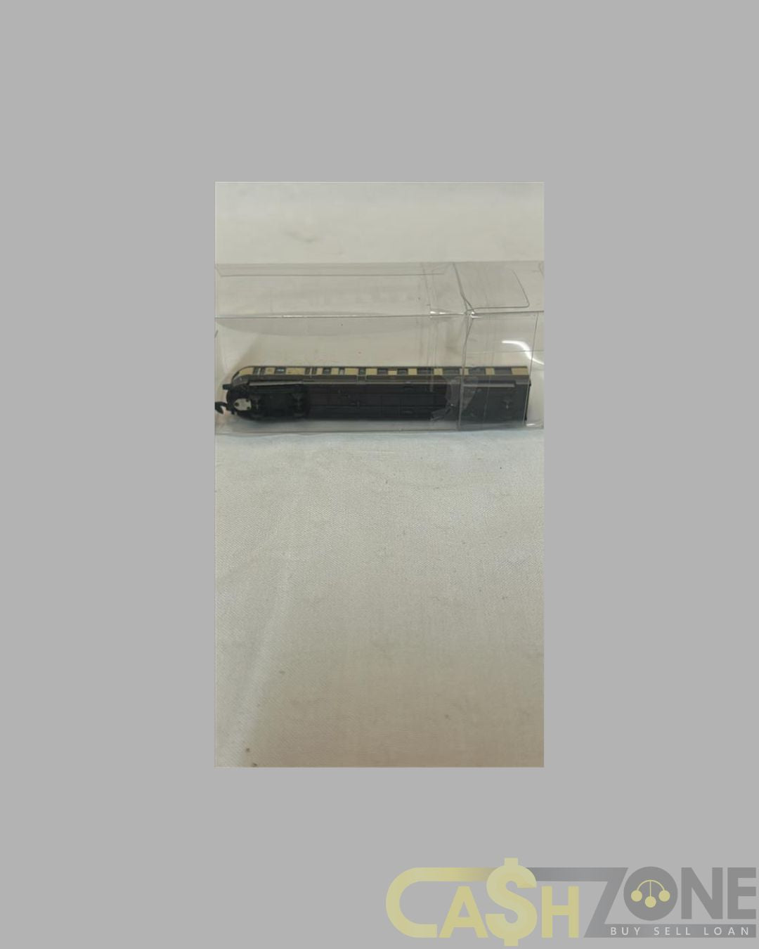 MODEL TRAIN IN PLASTIC DISPLAY BOX SILVER