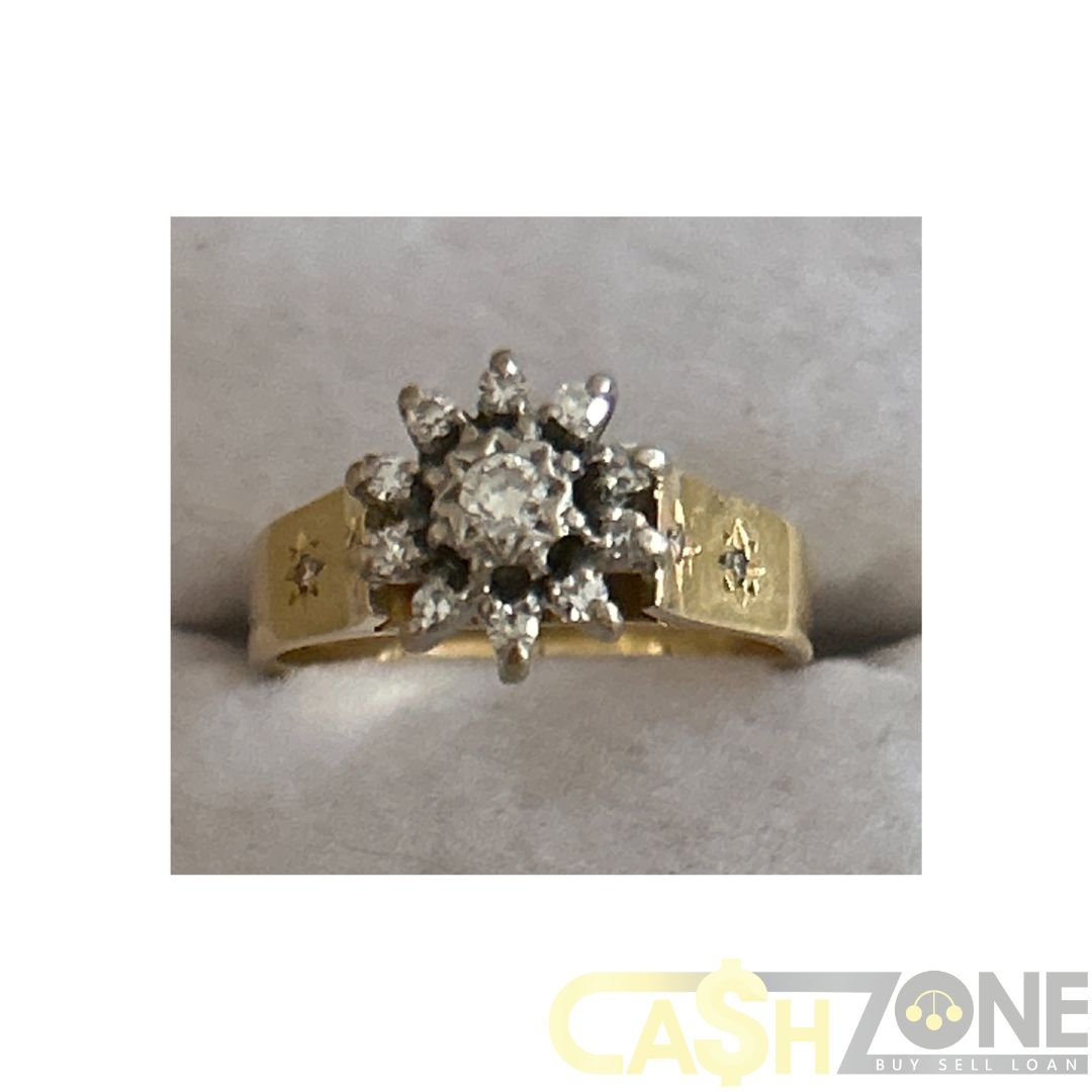 18CT Ladies Yellow Gold Ring 11 Clear Stones