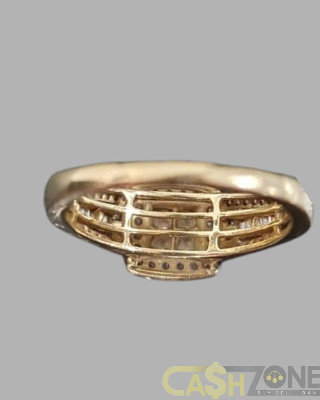 Ladies 9ct Yellow Gold Ring W/ 94 Clear Stones