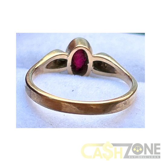 9CT Yellow Gold Ladies Ring W/Red Oval Stone
