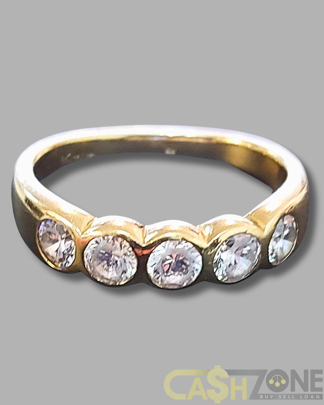 Ladies 9ct Yellow Gold Clear Stone Ring
