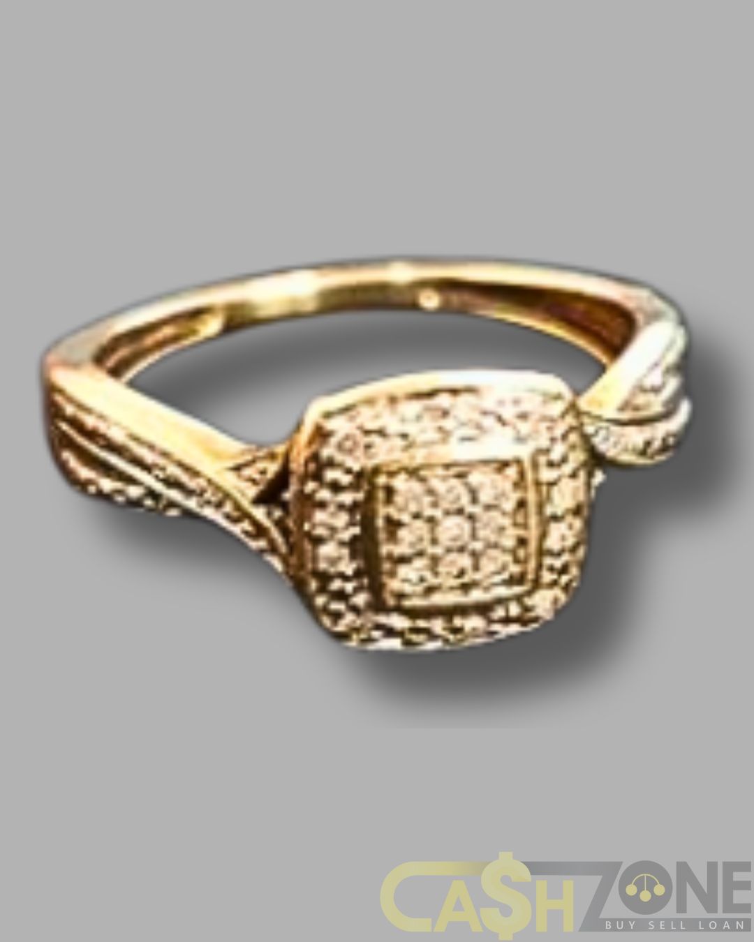 Ladies 9ct Yellow Gold Ring W/21 Clear Stones