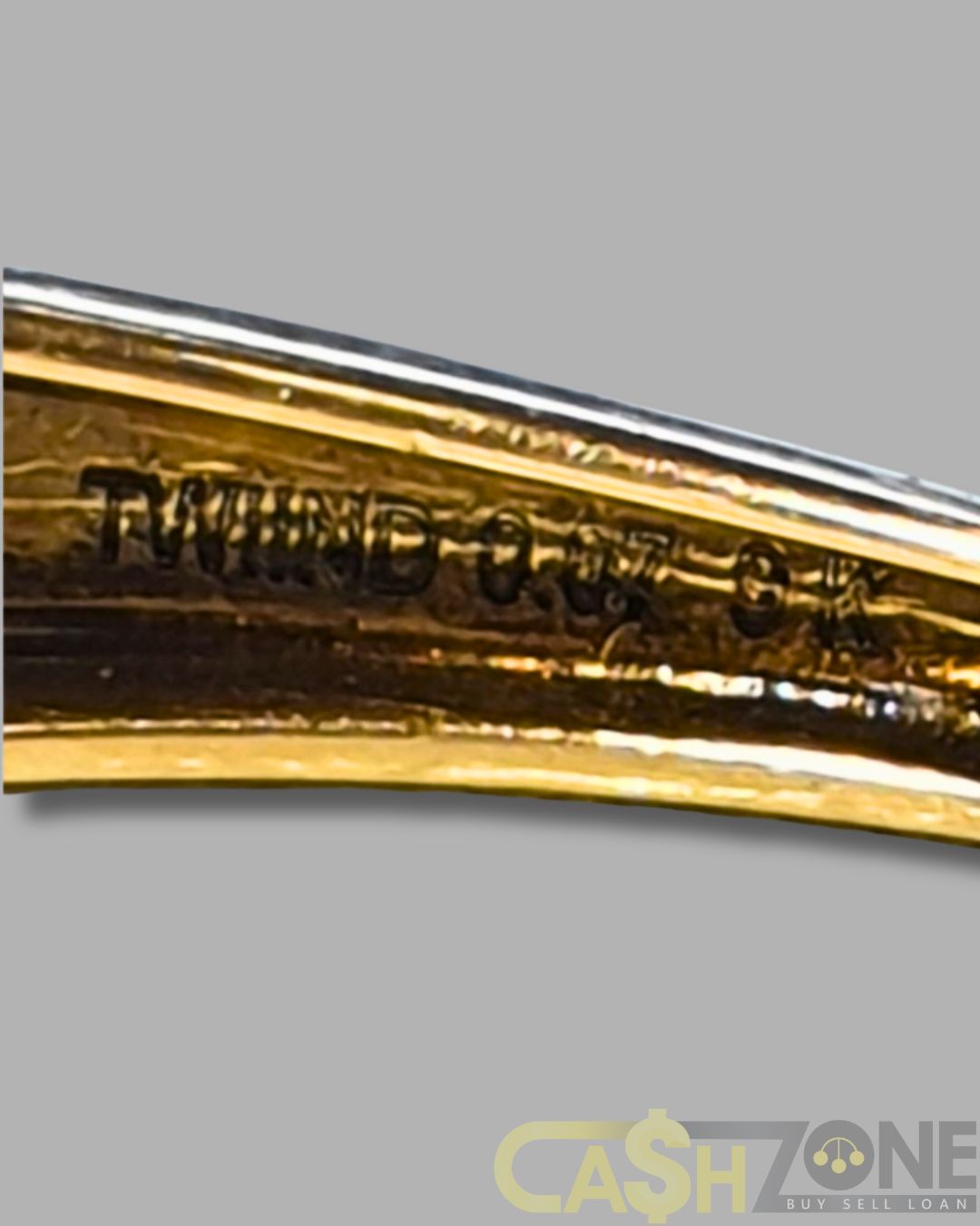 Ladies 9ct Yellow Gold Ring W/21 Clear Stones