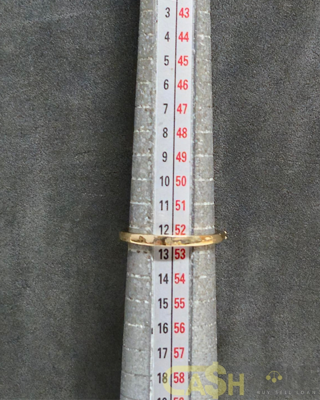 Ladies 9ct Yellow Gold Purple & Clear Stone Cocktail Ring