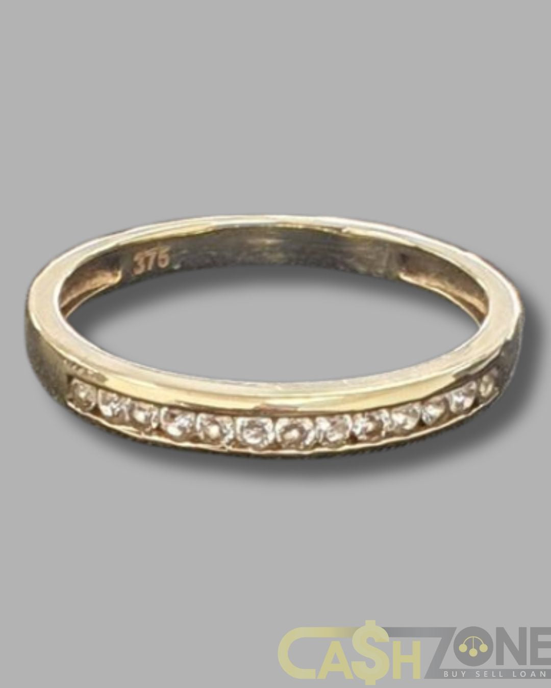 Ladies 9ct Yellow Gold 13 Clear Stone Ring