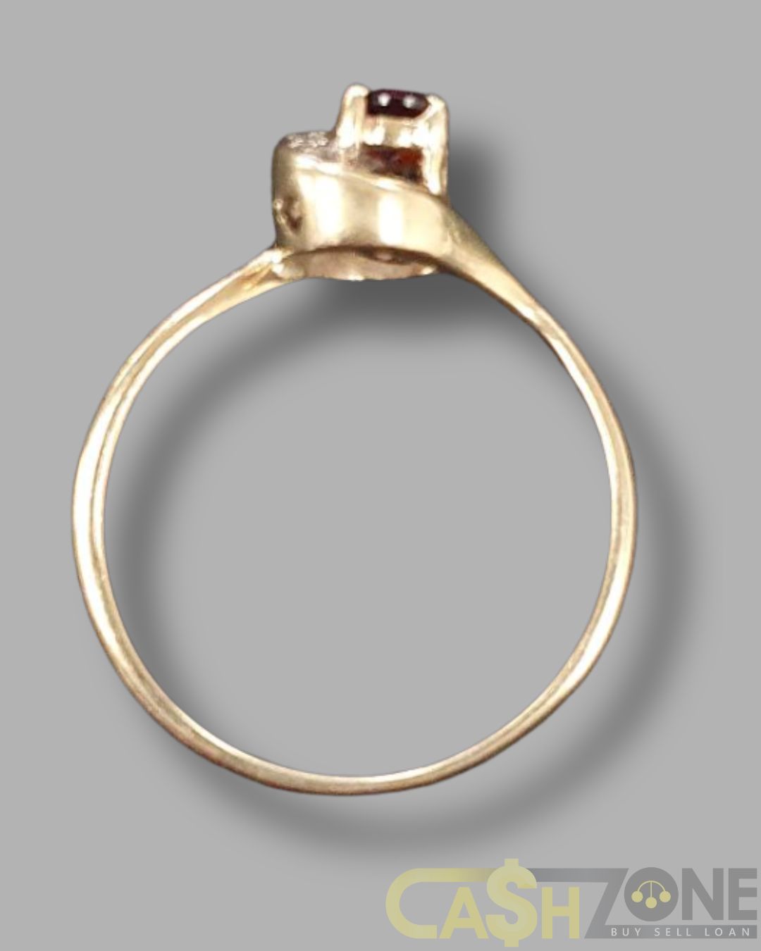 Ladies Vintage 9ct Yellow Gold Red Stone Ring