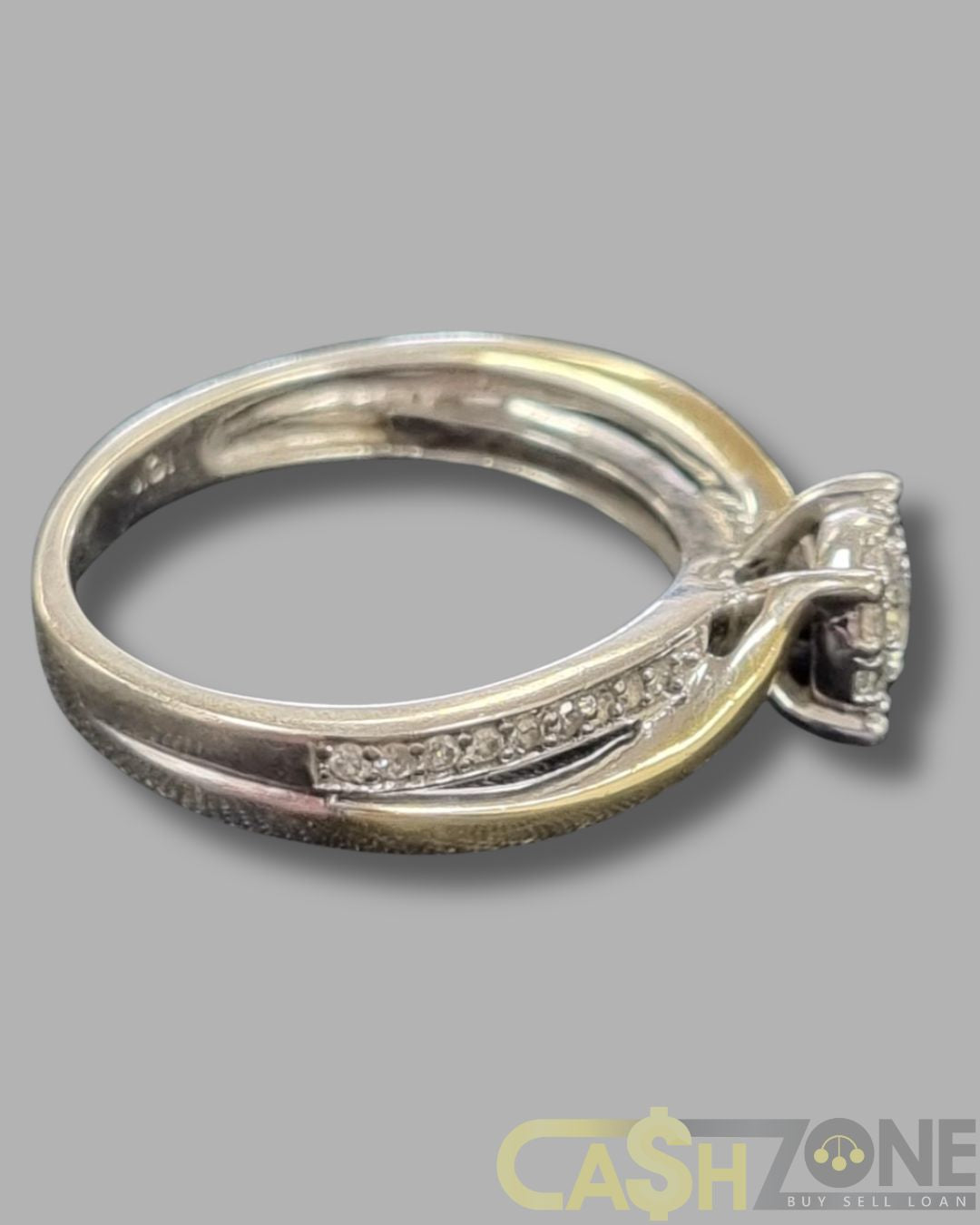 Ladies 10ct White Gold Clear Stone Engagement Ring