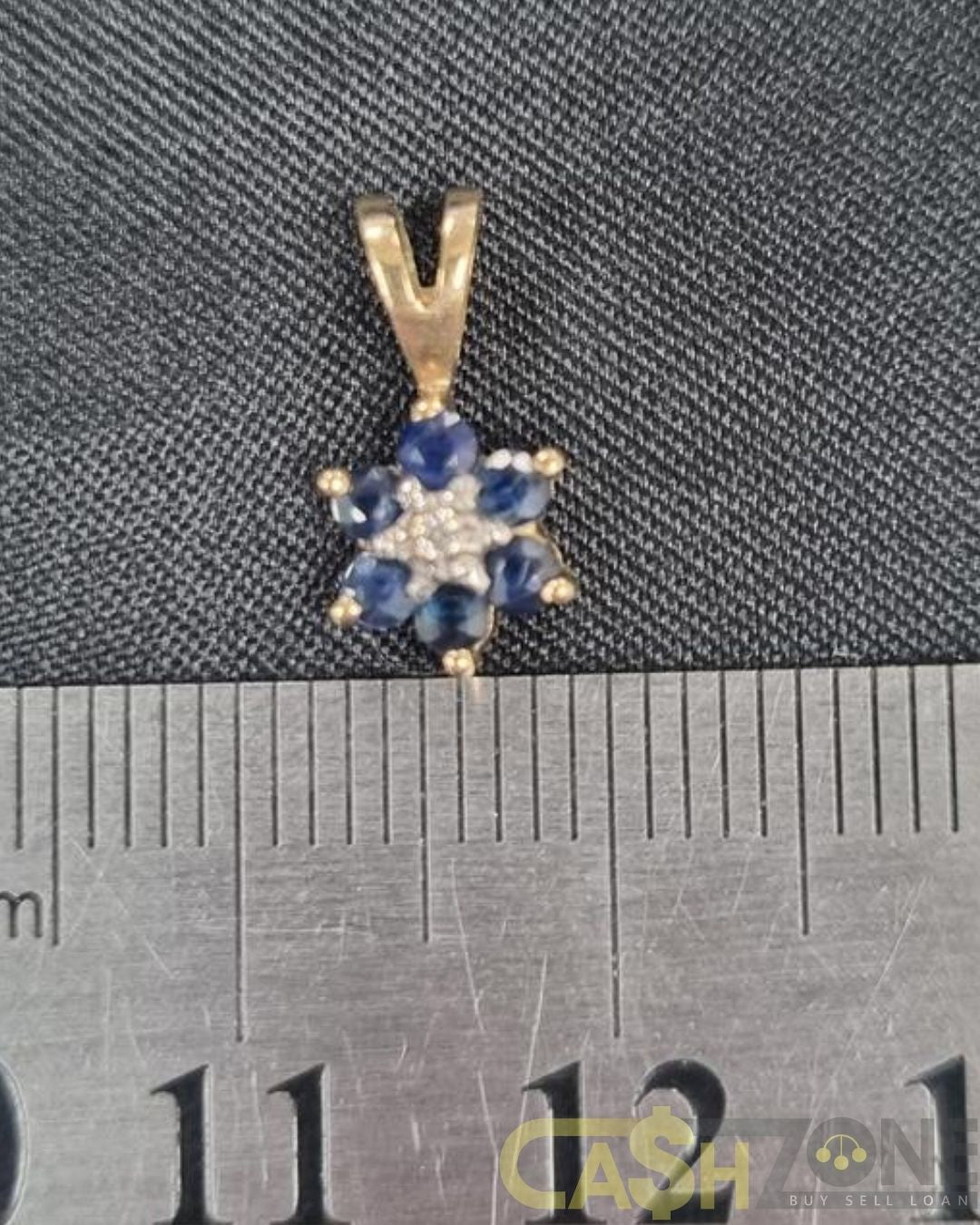 Ladies 9ct Yellow Gold Blue Stone Star Pendant