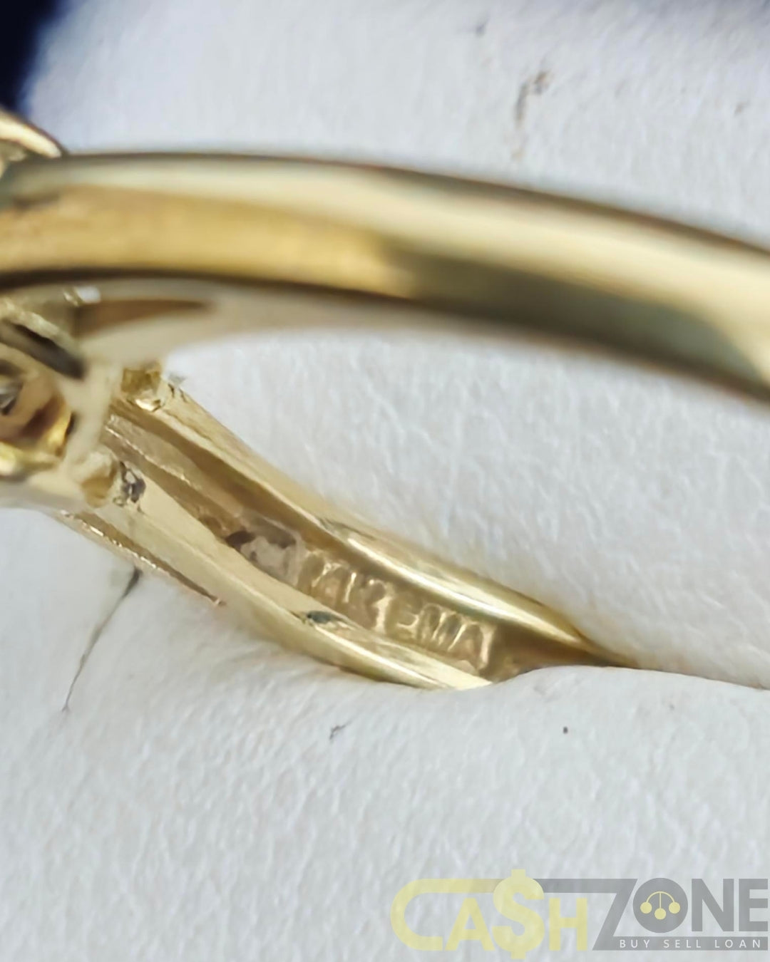 Ladies 14ct Yellow Gold Red Stone Ring