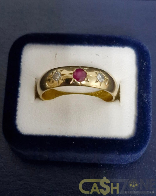 Ladies 9ct Yellow Gold Red & Clear Stone Ring