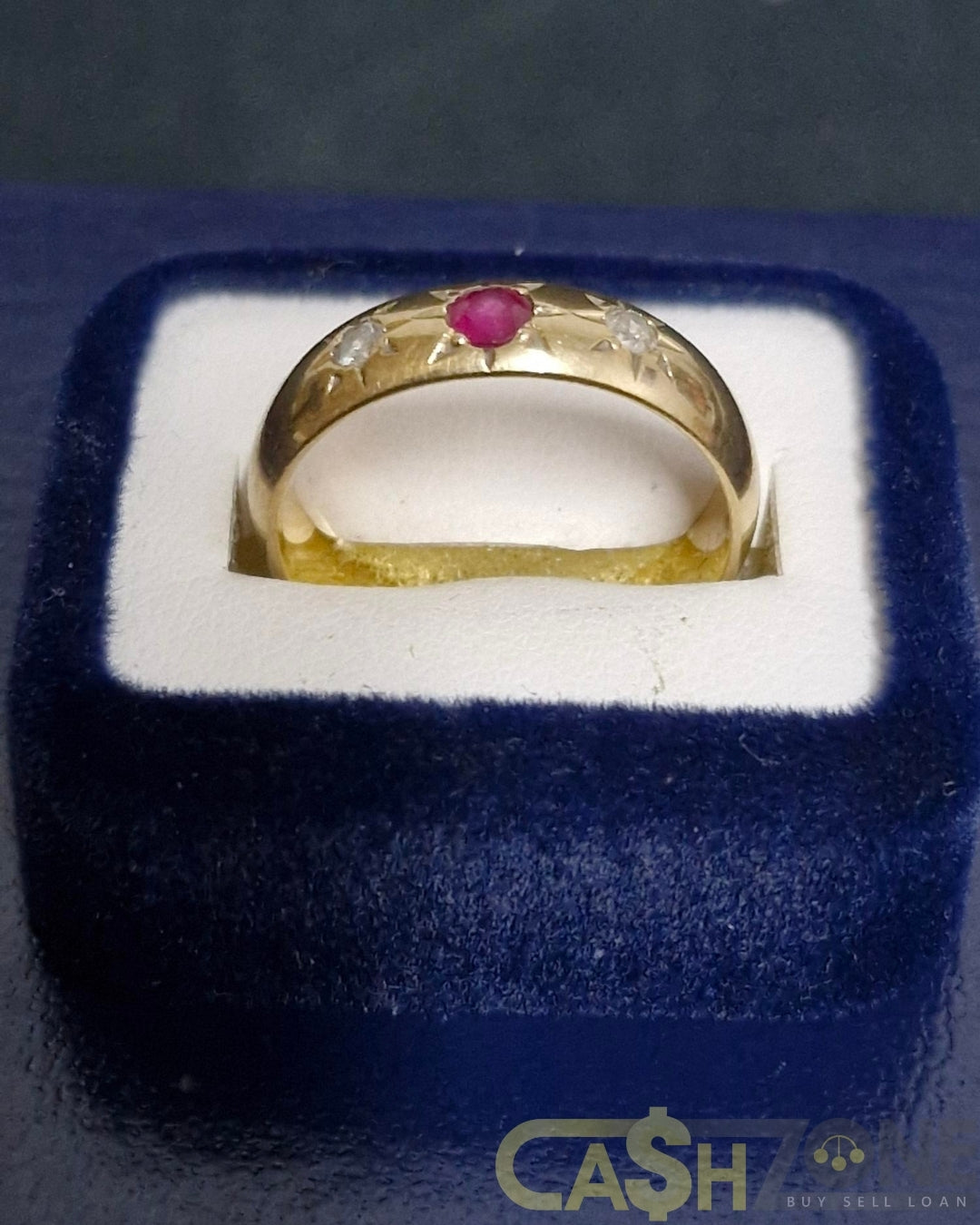 Ladies 9ct Yellow Gold Red & Clear Stone Ring