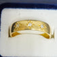 Ladies 18ct Yellow Gold Star Patterned Ring W/Clear Stones