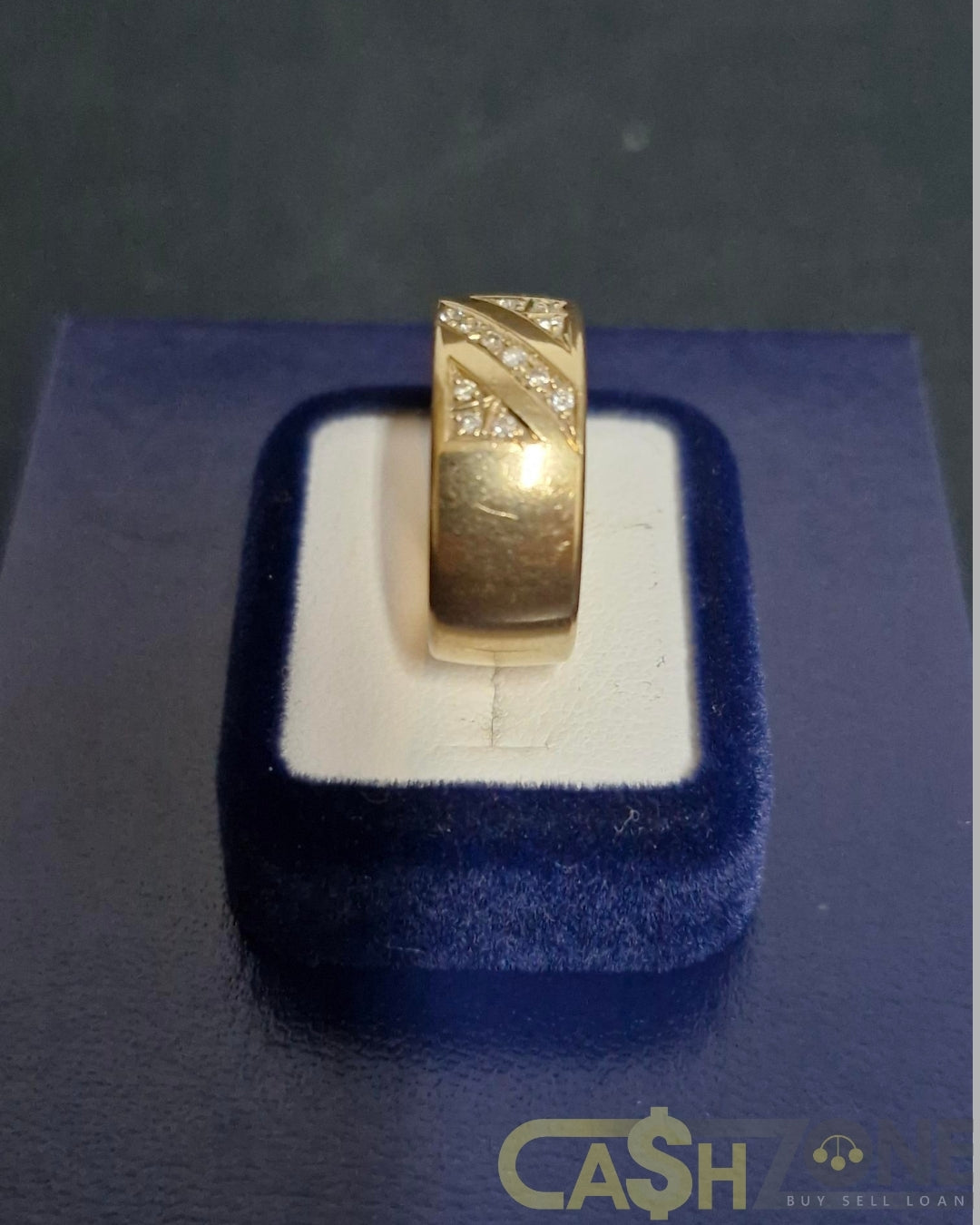 Ladies 9ct Yellow Gold Clear Stone Ring