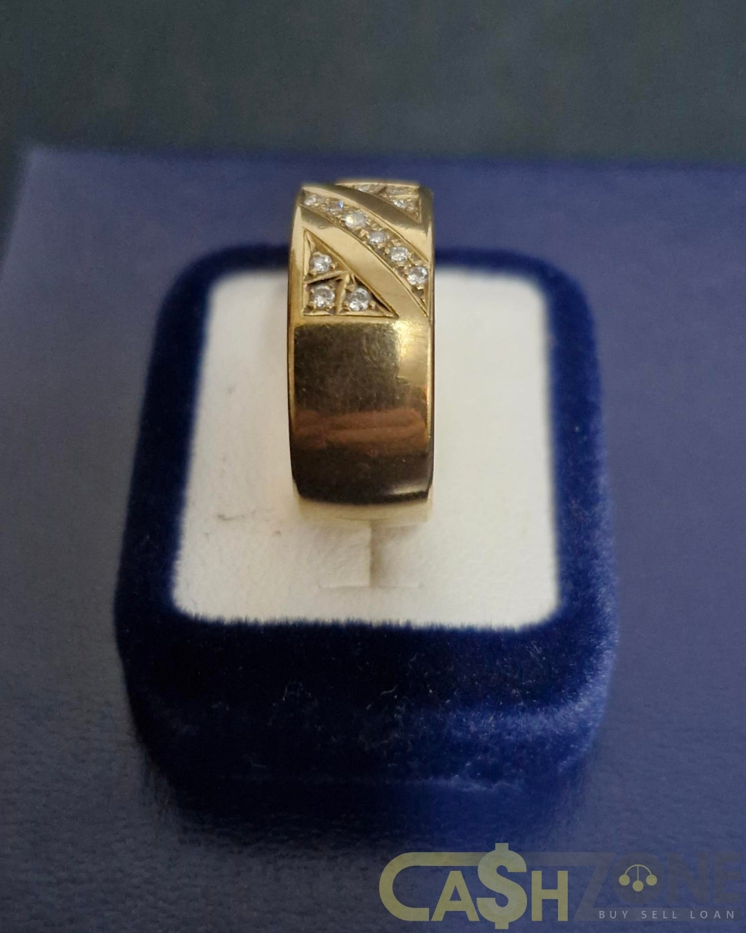 Ladies 9ct Yellow Gold Clear Stone Ring